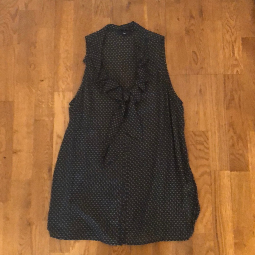 Sleeveless button down blouse